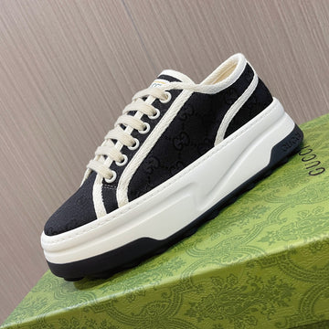 Gucci Shoe low black