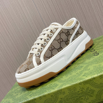 Gucci Shoe low brown