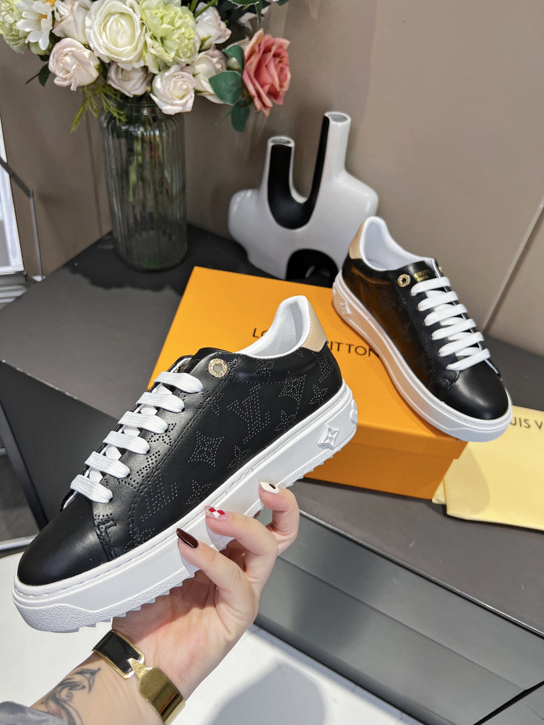 LV Shoe women