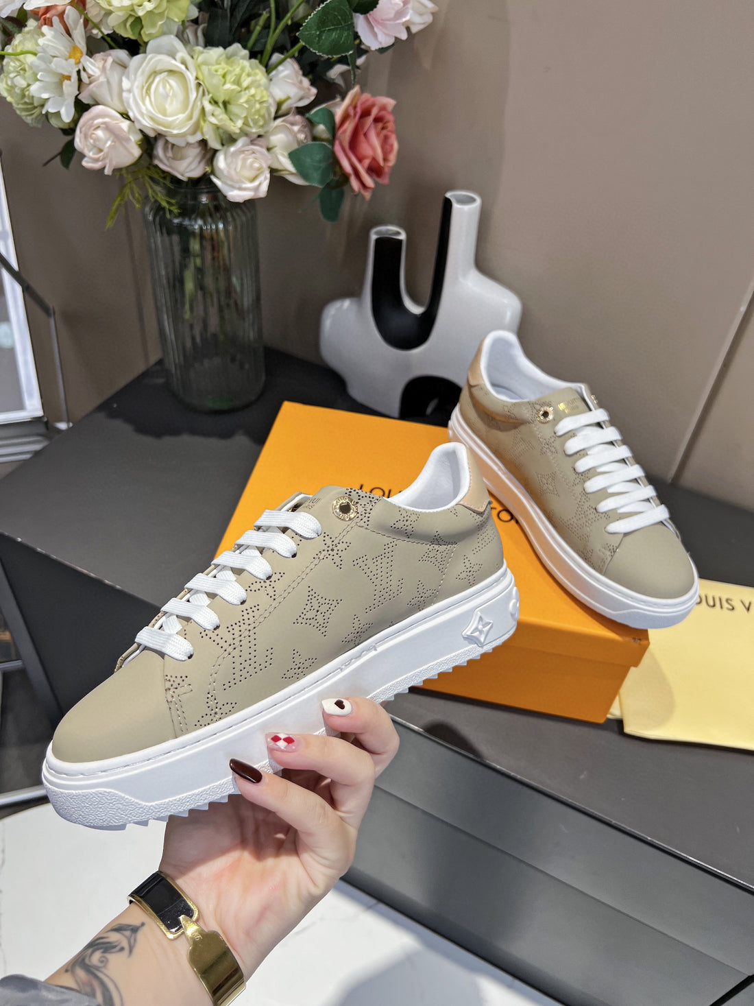 LV Shoe women