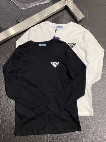 Prada Pullovers Black/White