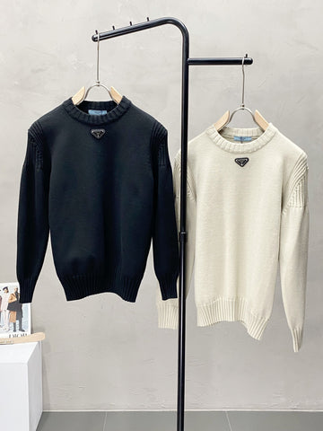Prada Pullovers Black/White