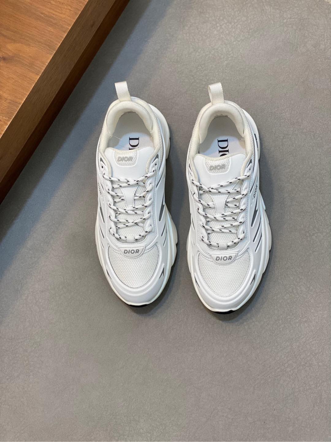 Dior Shoe White